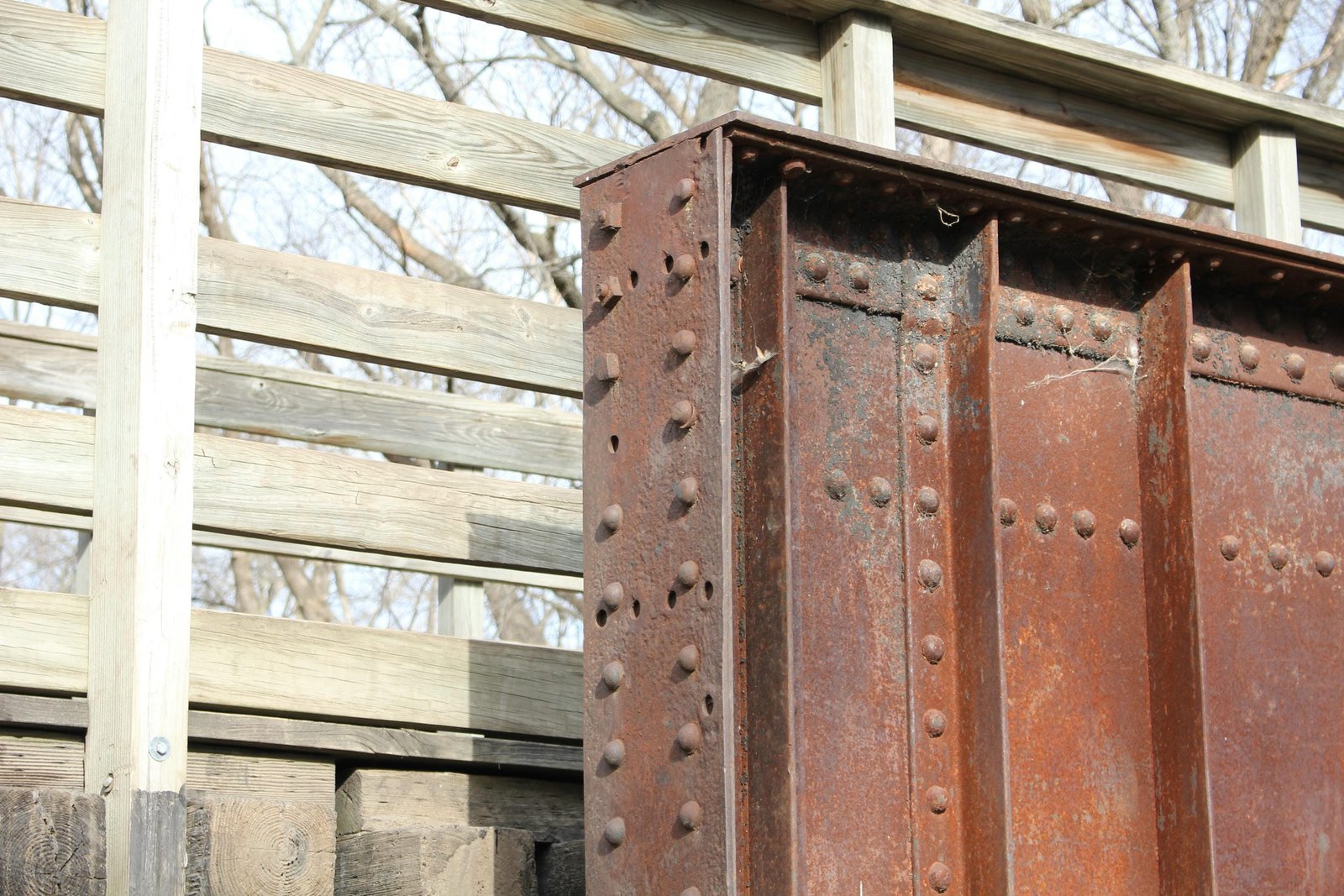 Girder end